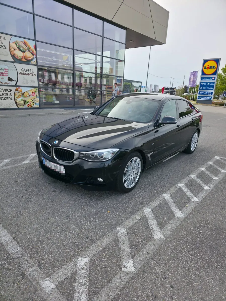 BMW 3 Series 2016 photo 2