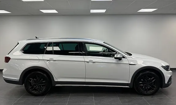 Volkswagen Passat Alltrack 2024 photo 3