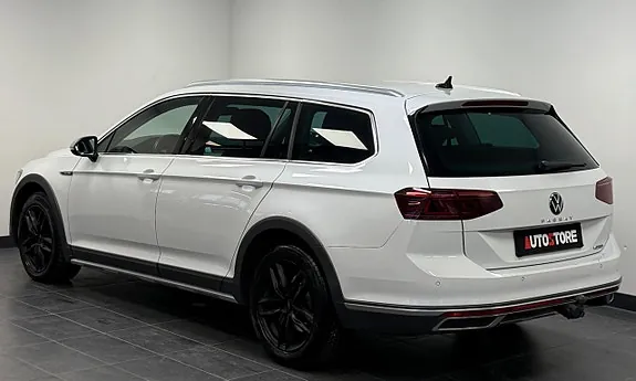 Volkswagen Passat Alltrack 2024 photo 2