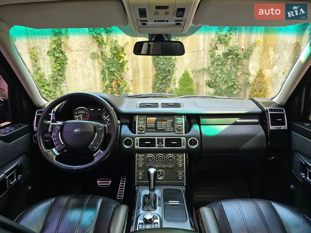 Land Rover Range Rover 2010 photo 2