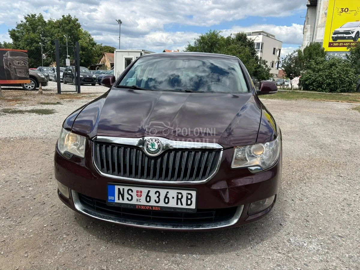 Skoda Superb 2009 photo 2