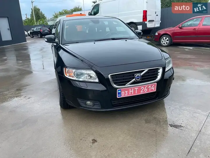 Volvo V50 2010 photo 2