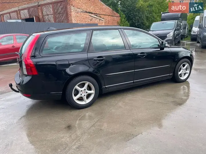 Volvo V50 2010 photo 5