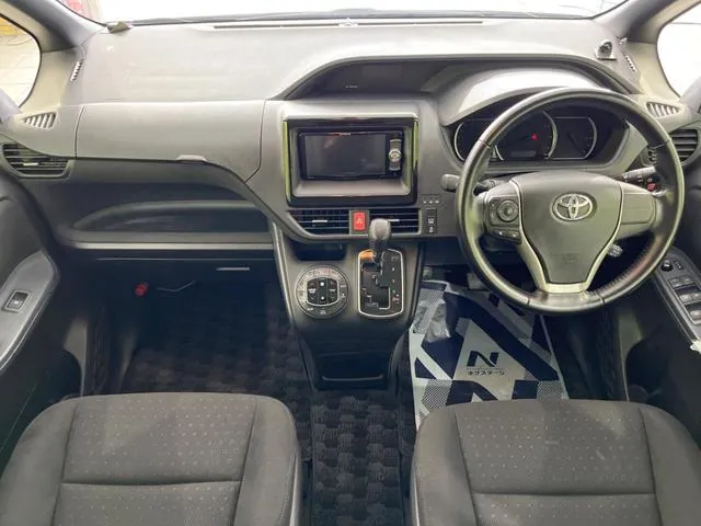 Toyota Noa G 2015 photo 2
