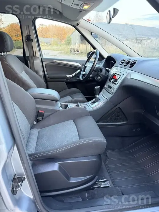 Ford S-Max 2010 photo 5