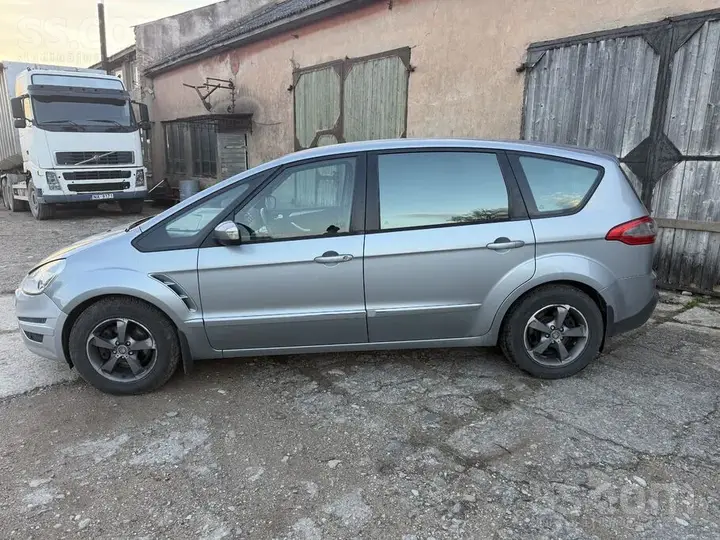 Ford S-Max 2010 photo 3