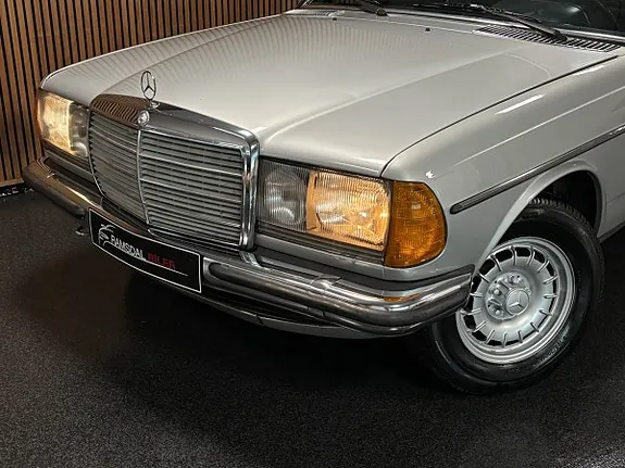 Mercedes-Benz 230 Ce 1982 photo 3