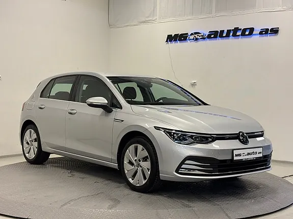 Volkswagen Golf 2022 photo 2