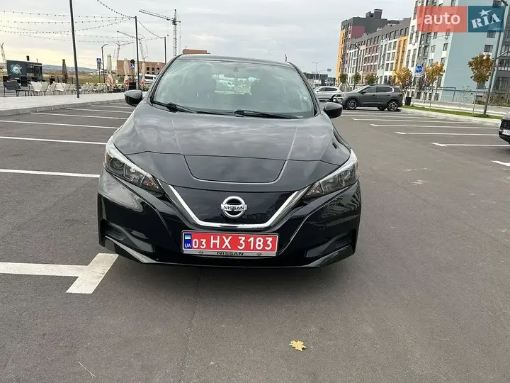 Nissan Leaf 2018 photo 2