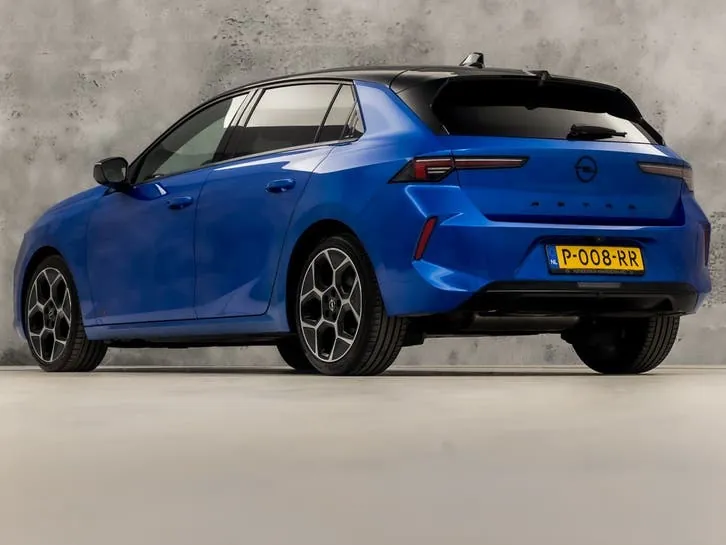 Opel Astra 2022 photo 3