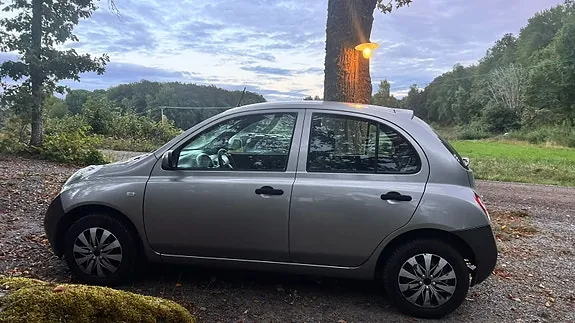 Nissan Micra 2003 photo 4