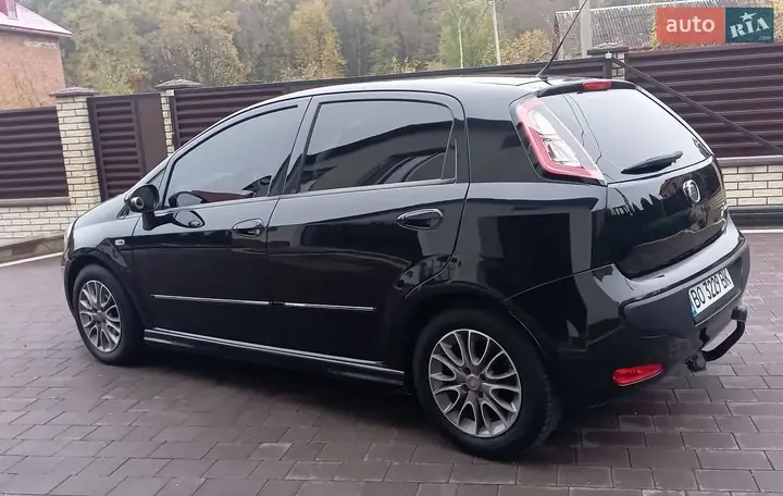 Fiat Punto 2010 photo 5