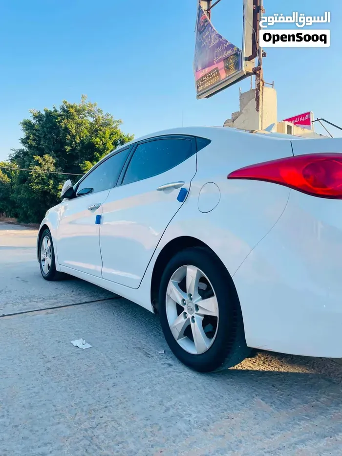 Hyundai Elantra 2012 photo 3