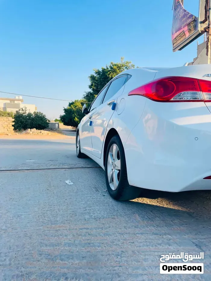 Hyundai Elantra 2012 photo 2