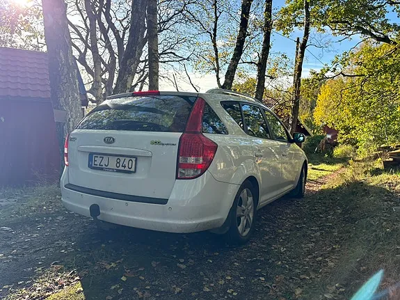 Kia Ceed 2012 photo 2