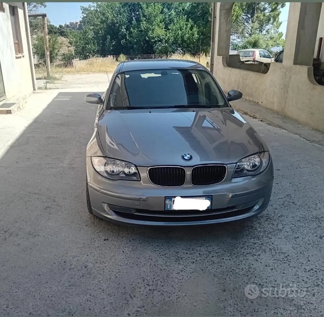 BMW 118D 2009 photo 2
