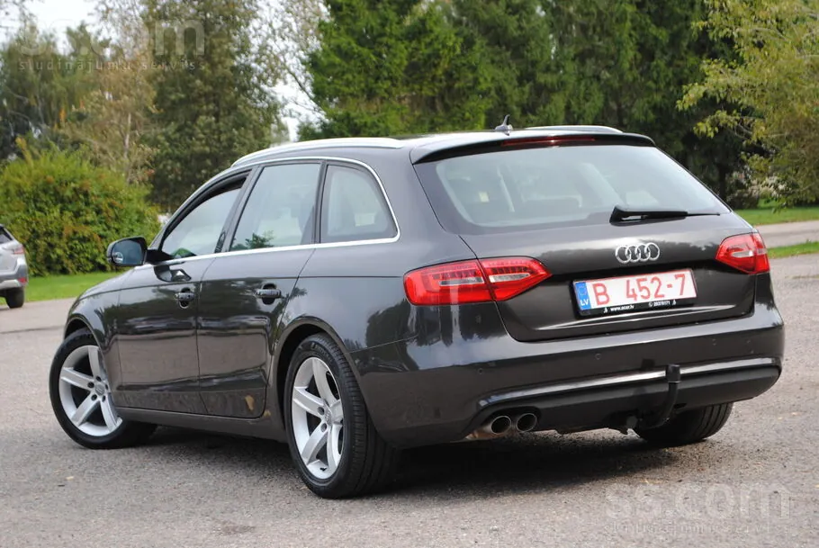 Audi A4 2012 photo 2