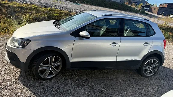 Volkswagen Polo Cross 2011 photo 2