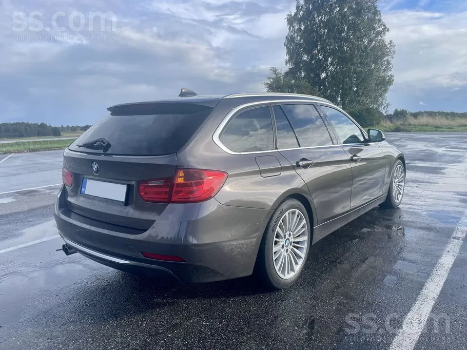 BMW 330 2012 photo 3
