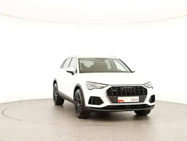 Audi Q3 2021 photo 2