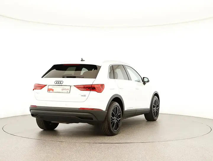 Audi Q3 2021 photo 3