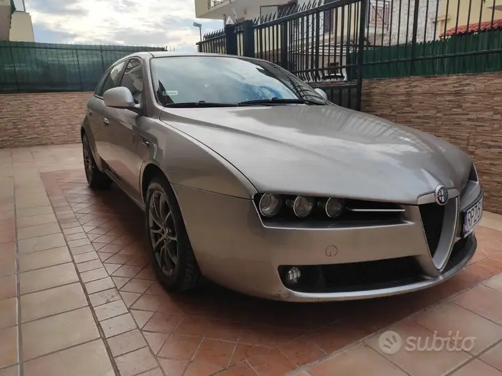 Alfa Romeo 159 2008 photo 3