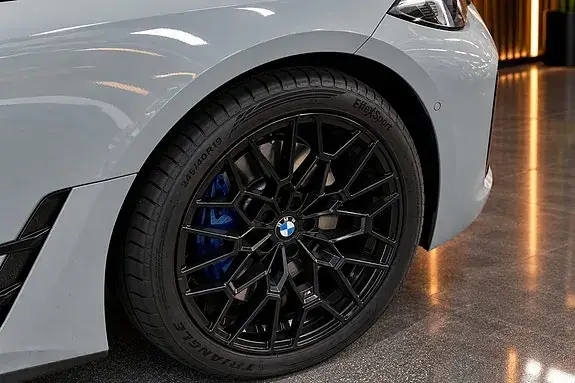 BMW I4 2025 photo 4