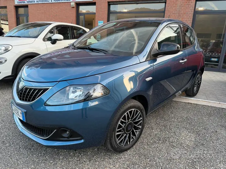 Lancia Ypsilon
