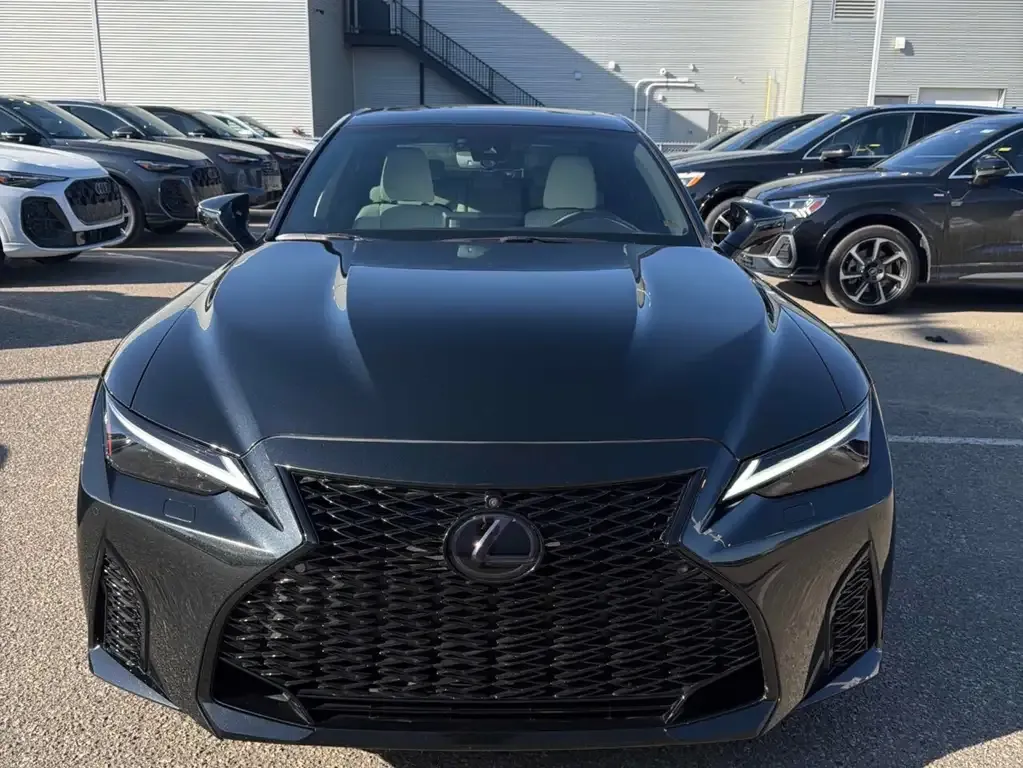 Lexus Is 2024 photo 2