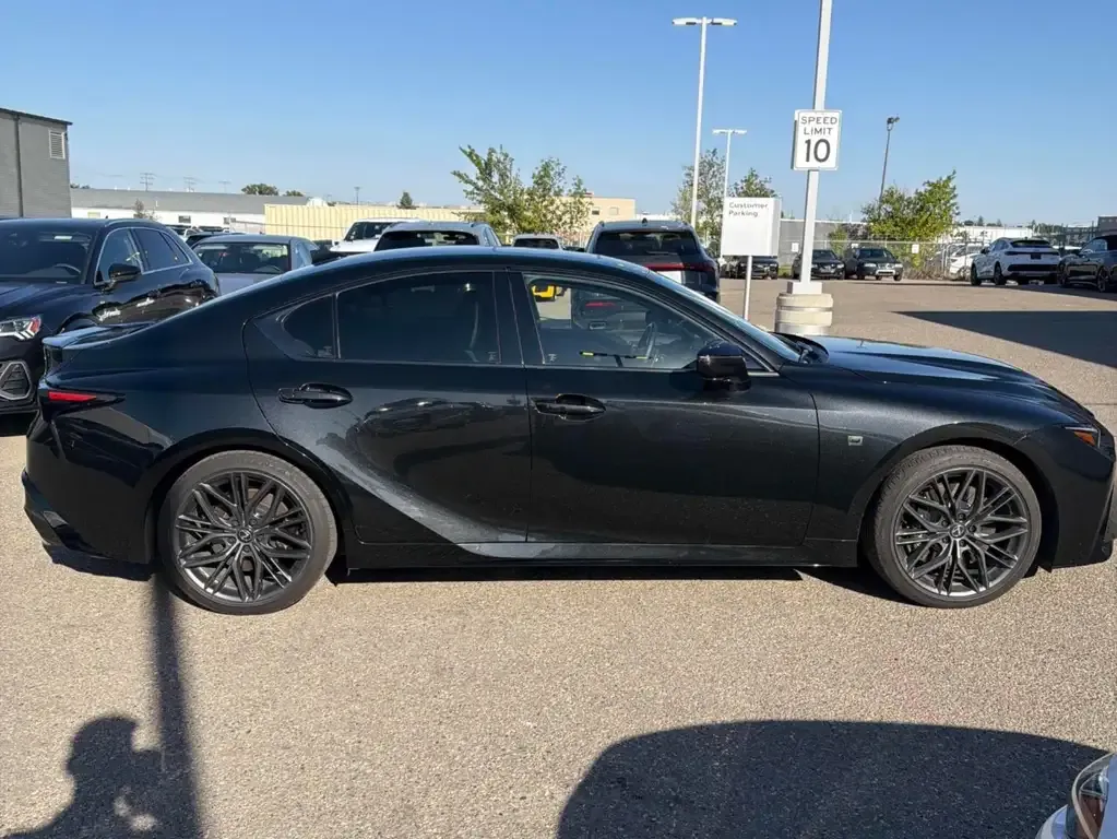 Lexus Is 2024 photo 3
