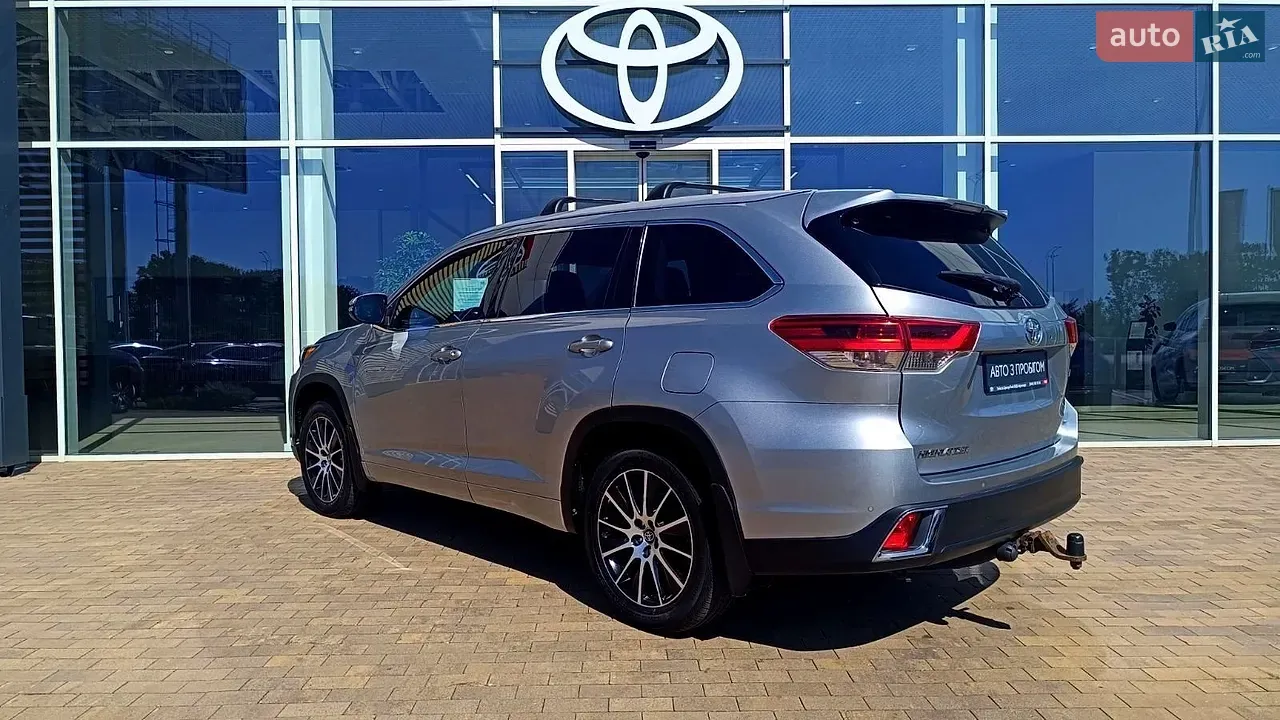 Toyota Highlander 2017 photo 2