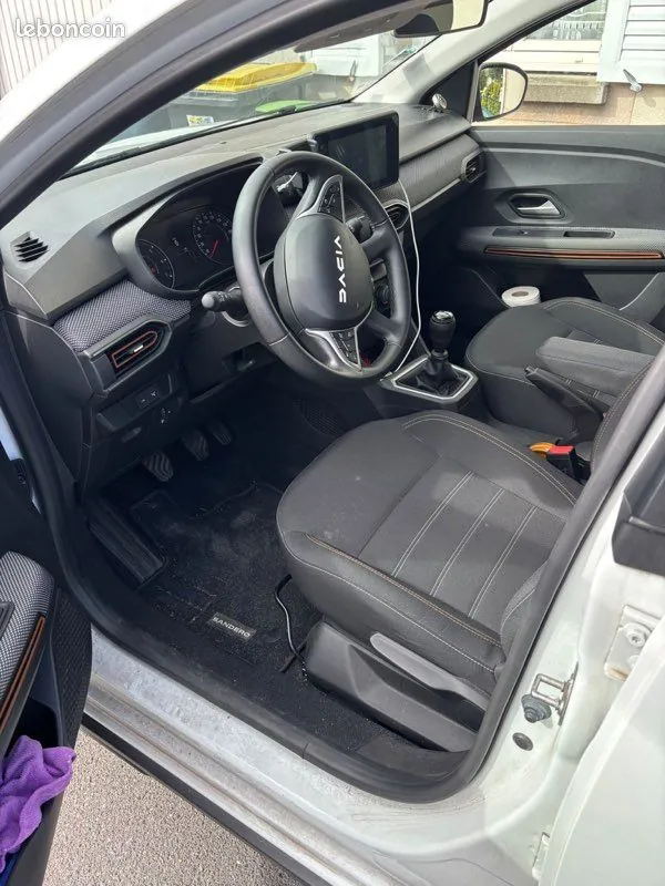 Dacia Sandero 2023 photo 2