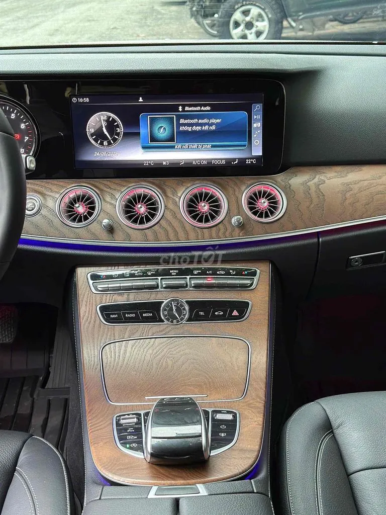 Mercedes-Benz E-Class 2019 photo 5