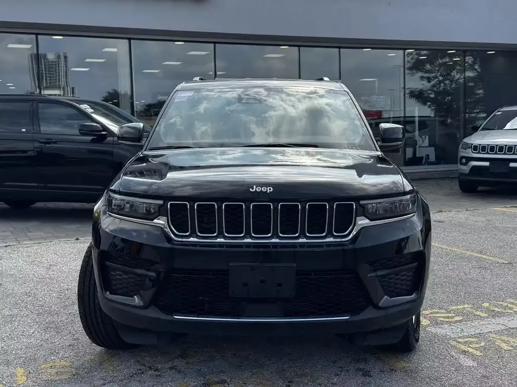Jeep Grand Cherokee 2024 photo 2