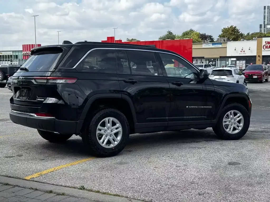Jeep Grand Cherokee 2024 photo 3
