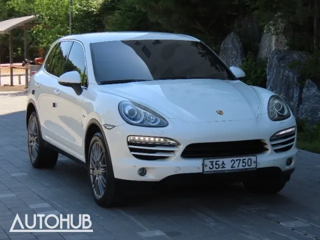 Porsche Cayenne 2011 photo 2
