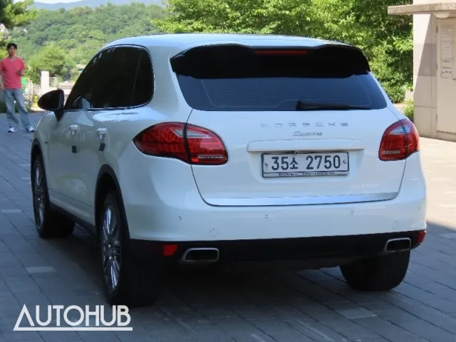 Porsche Cayenne 2011 photo 4