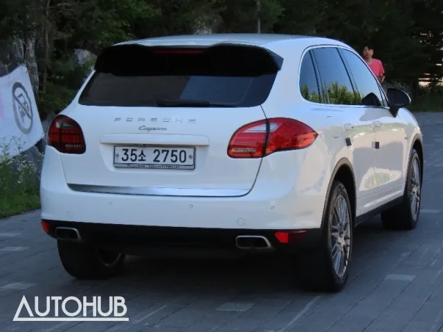 Porsche Cayenne 2011 photo 3