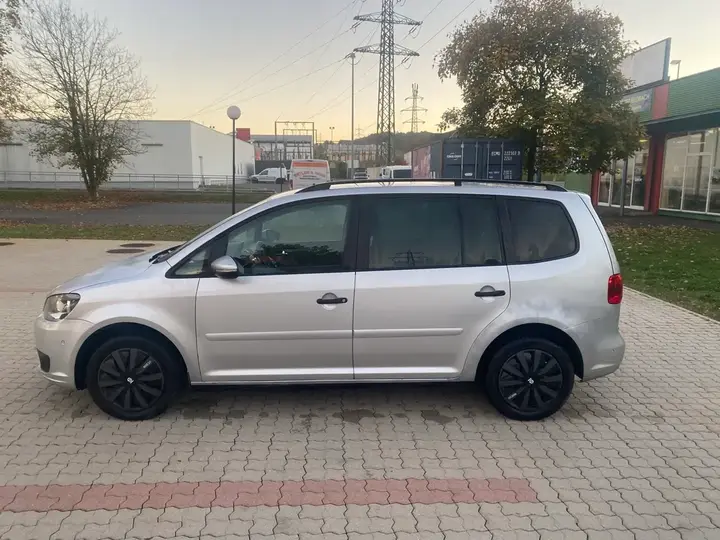 Volkswagen Touran 2013 photo 3