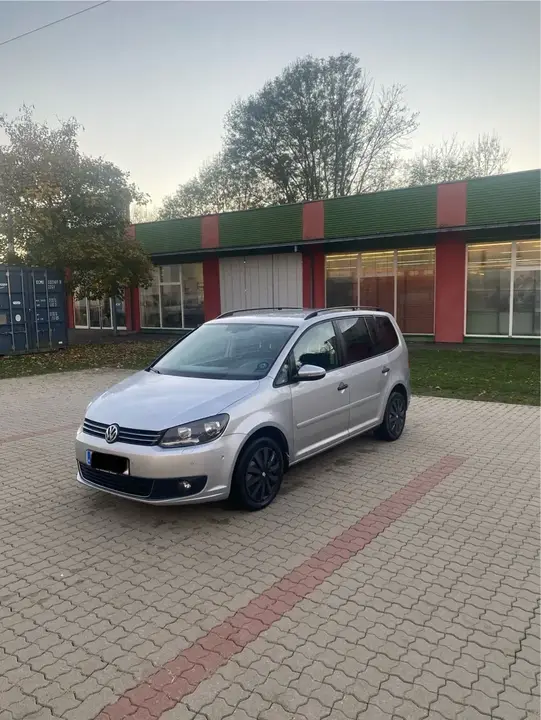 Volkswagen Touran 2013 photo 2