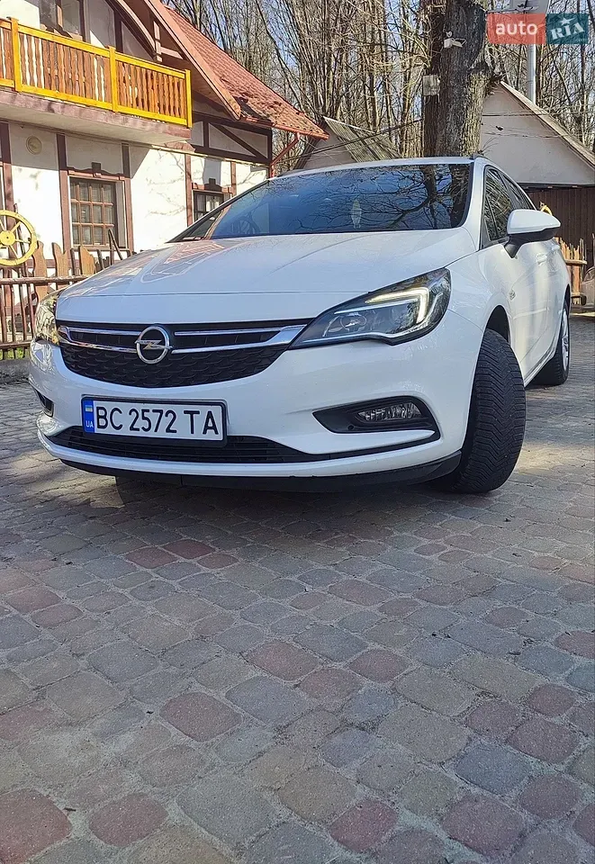 Opel Astra 2019 photo 2