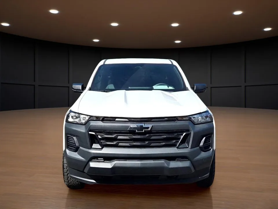 Chevrolet Colorado 2024 photo 2
