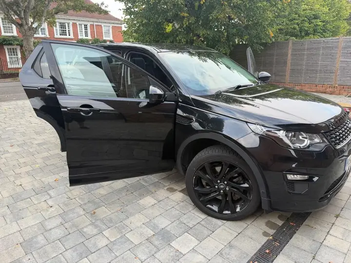 Land Rover Discovery Sport 2018 photo 2