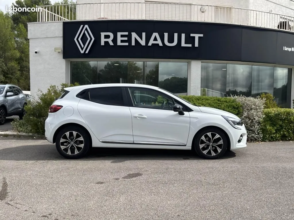 Renault Clio 2023 photo 2