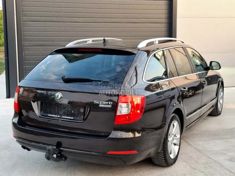 Skoda Superb 2012 photo 4