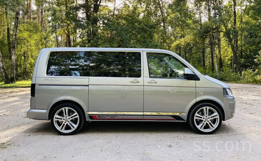 Volkswagen Multivan 2010 photo 3