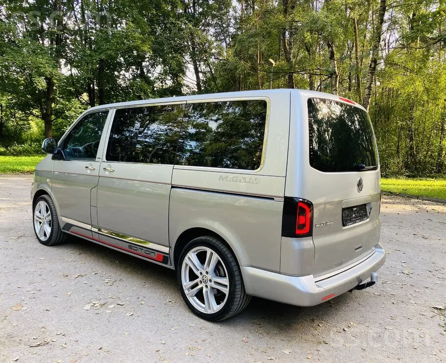 Volkswagen Multivan 2010 photo 4