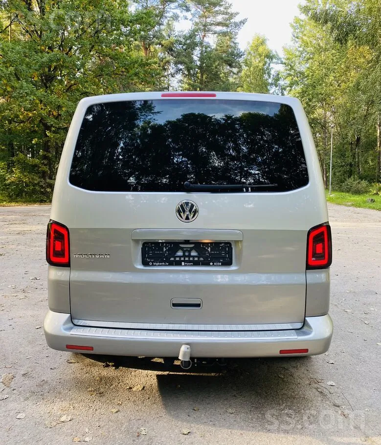 Volkswagen Multivan 2010 photo 5