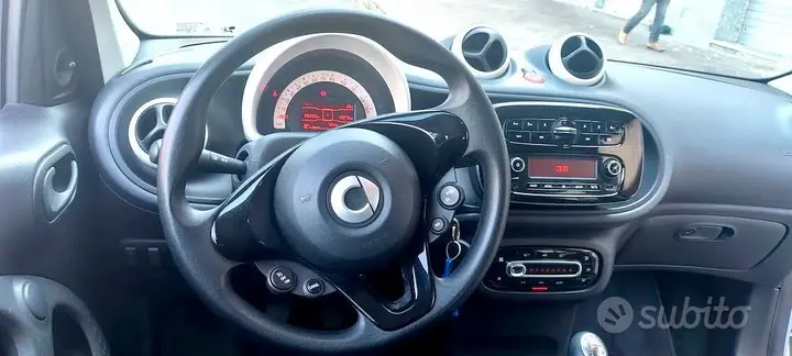 Smart Forfour 2015 photo 2