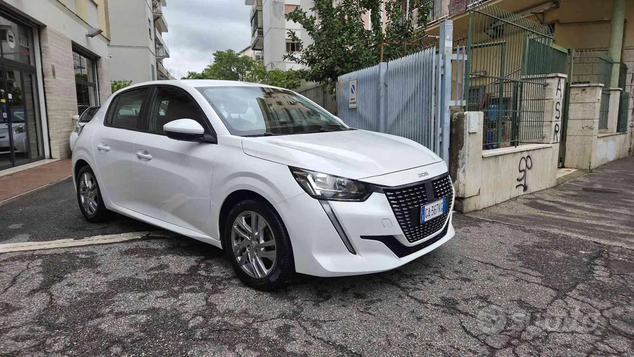 Peugeot 208